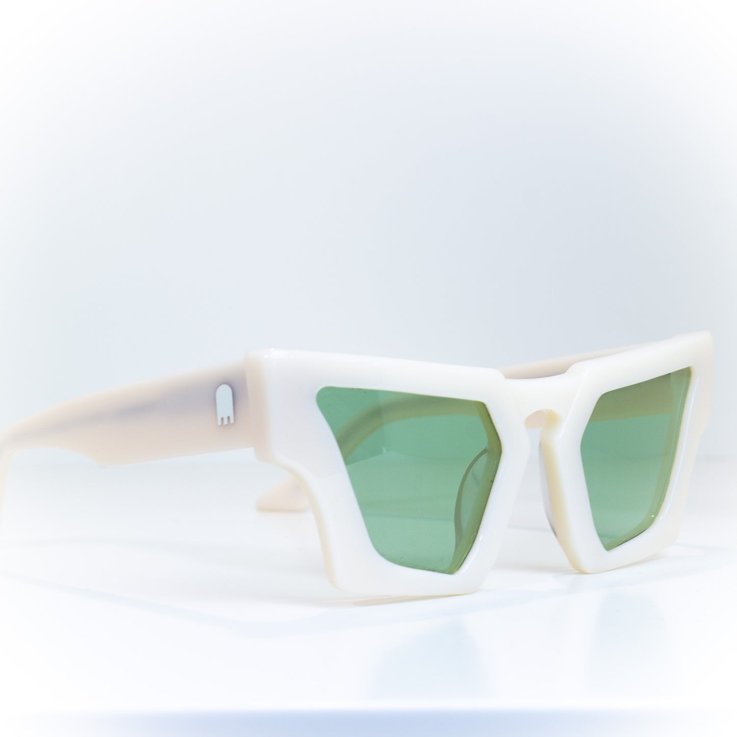 Icon Sunglasses - Cream